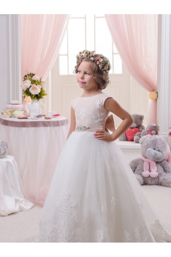Sleeveless Ivory V-Back Ball Gown Bateau Neck Flower Girl Dresses Lincoln