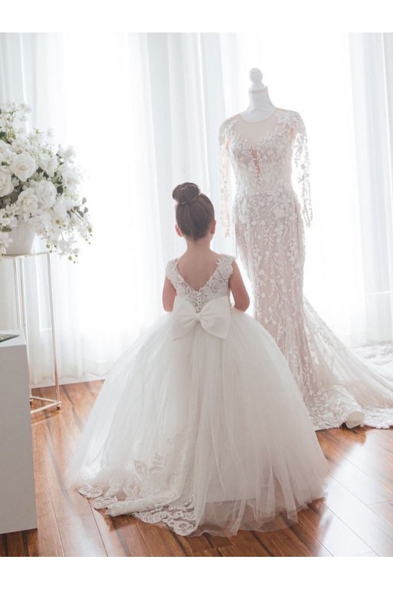 Sleeveless Ivory Ball Gown Bateau Neckline Flower Girl Dress Lincoln